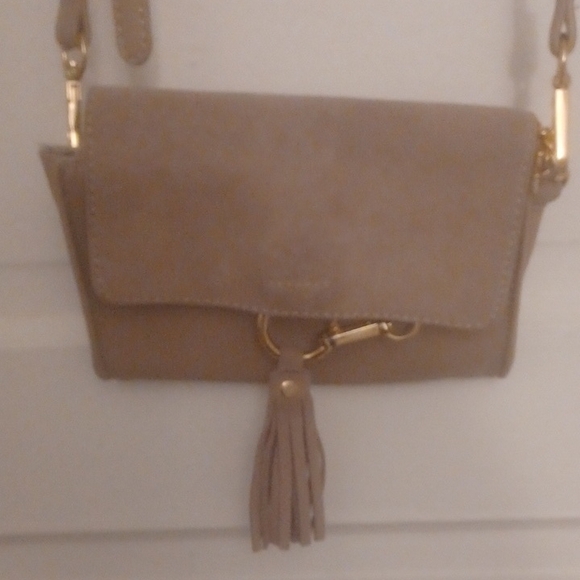 Lulus Handbags - Lulus Small Crossbody Bag